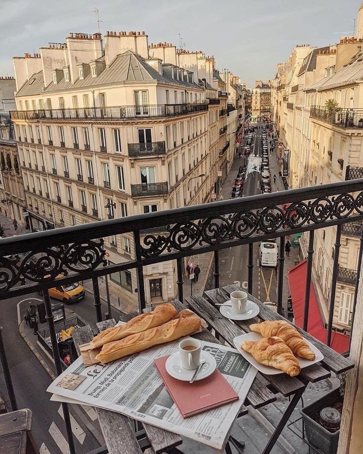 Breakfast in Paris