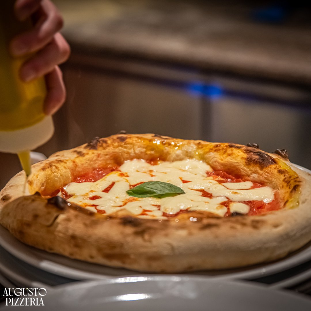 It's all about the finishing touches for our chefs at Augusto.

When your pizza is out of the oven it isn't finished yet, the chefs like to add a little touch of the finest olive oil, pepper or basil.

#pizza #lovepizza #chesterfood #foodie #cheshirefoodanddrink #italiankitchen