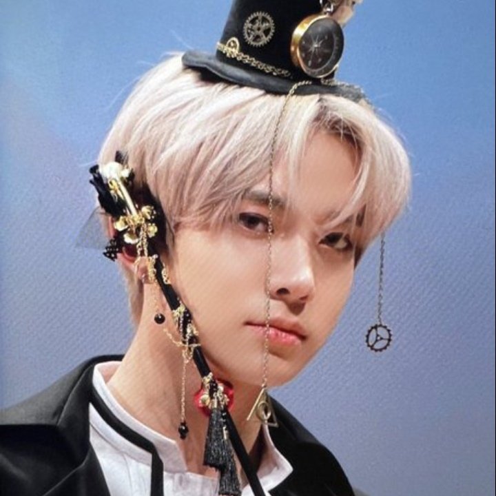 HEESNGILY's tweet photo. HE'S SO FINE AND FOR WHATT https://t.co/kEvYDUGtz4