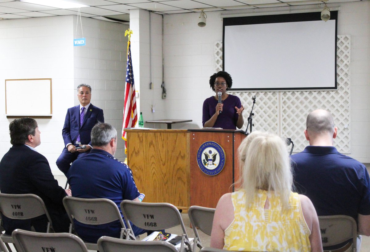 Rep. Lauren Underwood on Twitter "Thanks to everyone who came to my