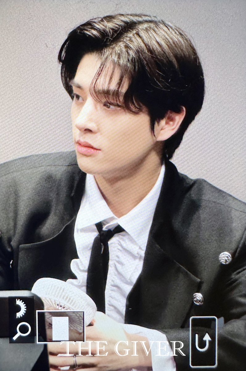 jakesarchive's tweet photo. SIR SIM JAEYUN IS SO FINE #JAKE https://t.co/EVv5u2ncBE