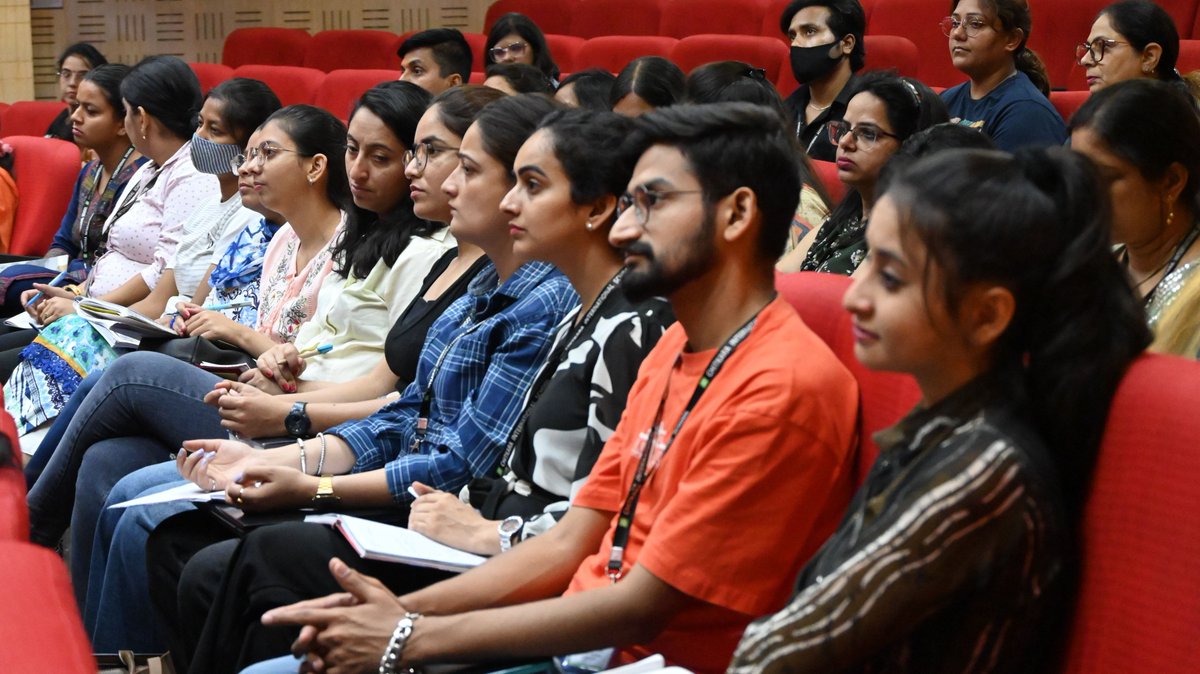 chitkara_school's tweet photo. Chitkara International School conducts a riveting session on Building Digital Readiness using AI under the event Nurturing Excellence in Education: Empowering Teachers through Continuous Professional Development
-
#CIS #ATL #AIsession #teacherstraning #traningsession https://t.co/sHErYUr48E