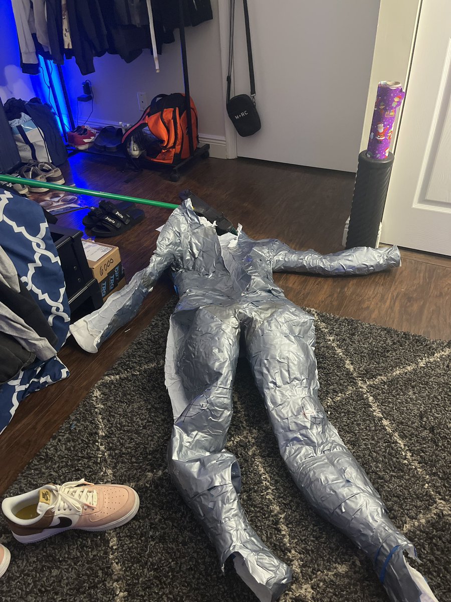 Forgot to post the duct tape dummy 😳😈 WHY IS IT SO THICK THO LMAO