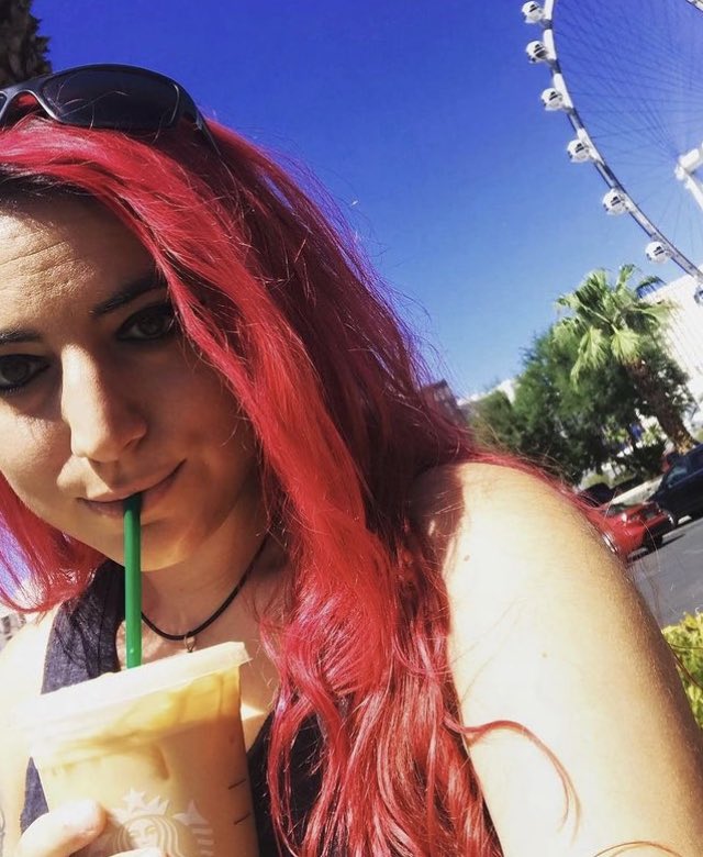 JknifeStiletto's tweet image. Happy birthday to our broad @anniestoic!!! We hope you get lots of bubble tea and cold brew today! 🧋☕️🎉

#happybirthday #celebrate #birthday #bubbletea #coldbrew #coffee #icedcoffee #arabicabeans