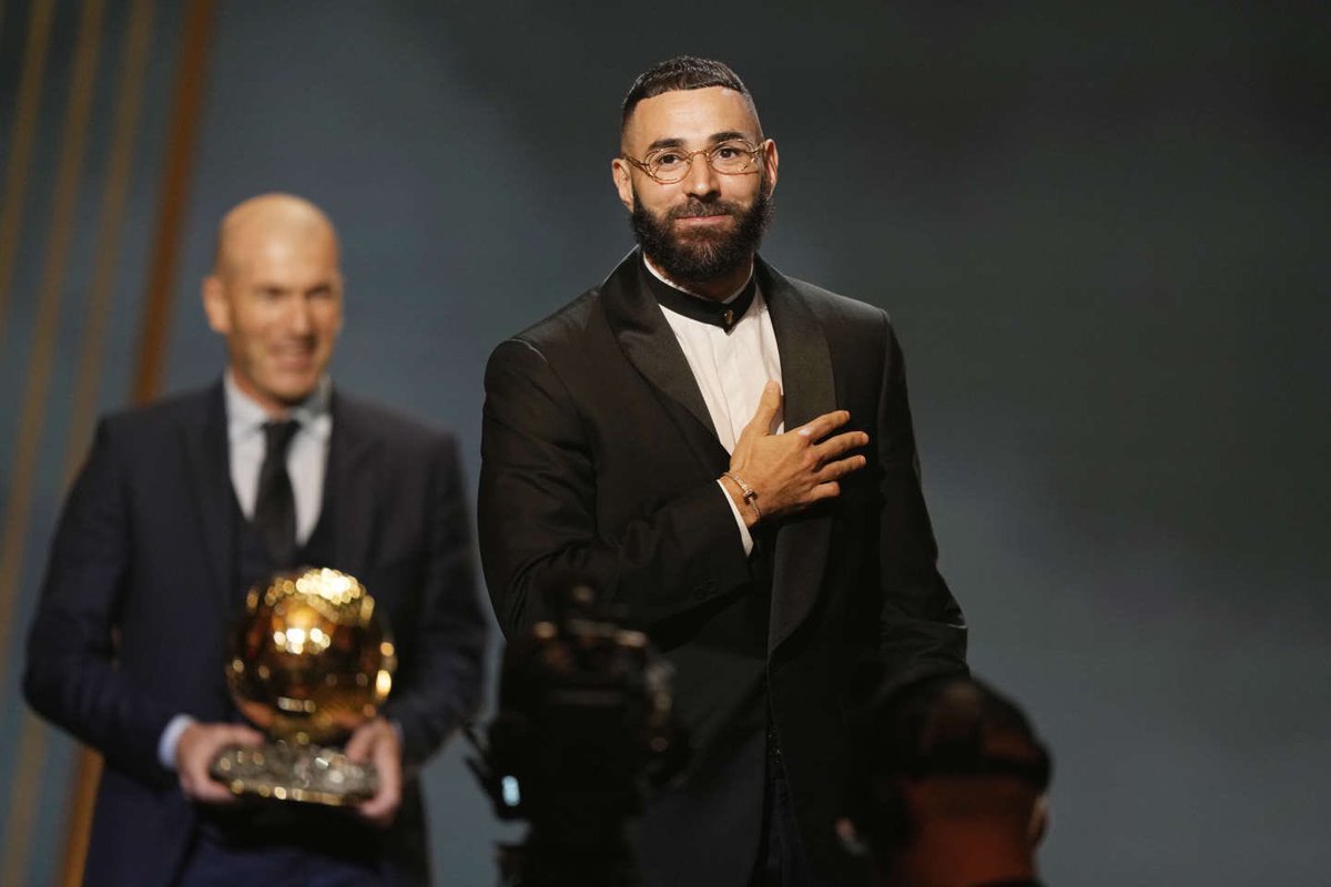 EditionMerengue's tweet photo. Un artiste, un magicien, un régal pour les yeux. Le mec qui a su changer de rôle quand Cristiano est parti, qui a porté le club sur son dos jusqu’à aujourd’hui…

On oubliera jamais Karim. T’es une véritable légende du Real Madrid et du football tout entier. 

Tu vas terriblement nous manquer…