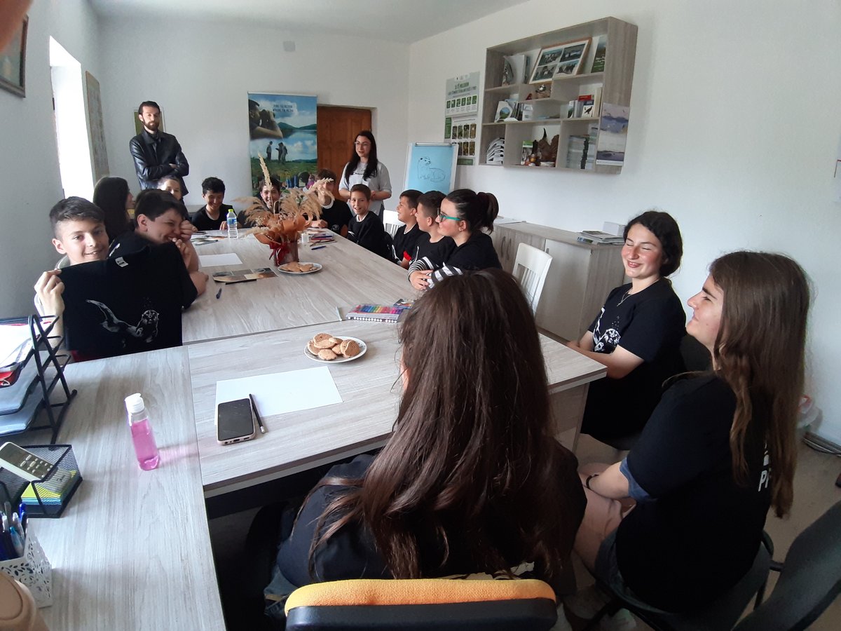PPNEA's tweet photo. PPNEA’s local office in Prespa National Park celebrated #WorldOtterDay with a nature adventure! An informative and creative activity for 9-year-old students from Pustec &amp; Gorica e Vogël. From paintings to essays and analyzing otter tracks, it was a fruitful experience. #PrespaNet https://t.co/LwLZZCOTz3
