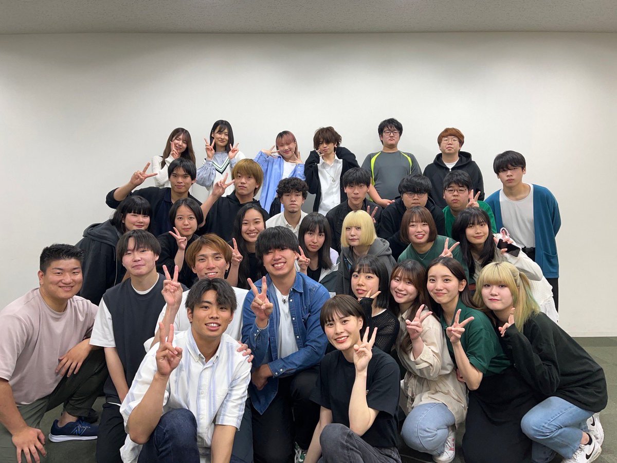 obirin_epic's tweet photo. EPICメンバーです🤝🏻🌟
今年度はたくさんメンバーが増え、今まで以上に盛り上がりを見せています🎶
これから新作の作成へと移っていきます！
皆さん、完成を楽しみにお待ちください😊
そして、新生EPICの応援もよろしくお願いします🙇‍♀️
#桜美林大学 #部活動 #新入部員 #OACU https://t.co/U5SsrSbnM5