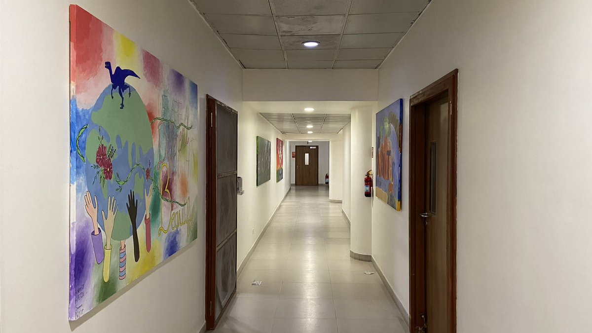 aiscvisualarts's tweet image. #Grade8 Mural paintings adorning the walls of FAC art room hallways. #AISCArt #AISCLearners #AISCMiddleSchool