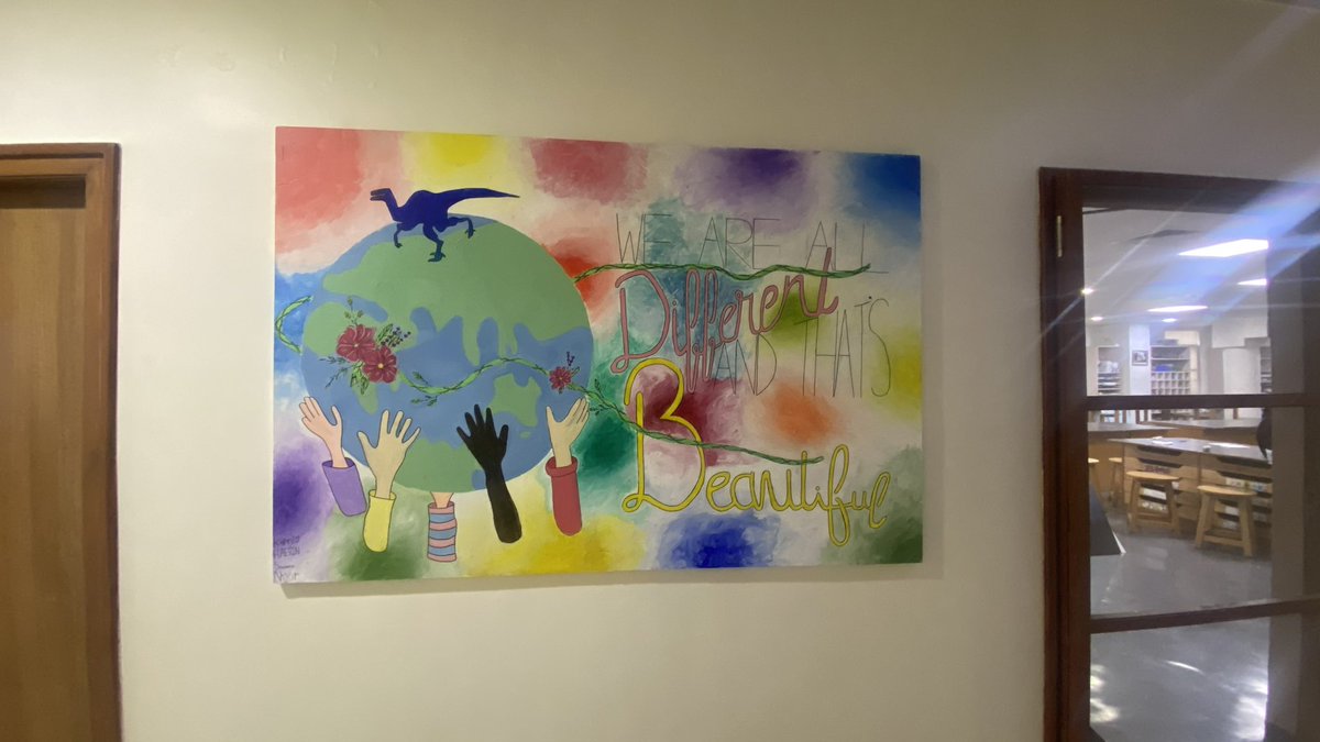 aiscvisualarts's tweet image. #Grade8 Mural paintings adorning the walls of FAC art room hallways. #AISCArt #AISCLearners #AISCMiddleSchool