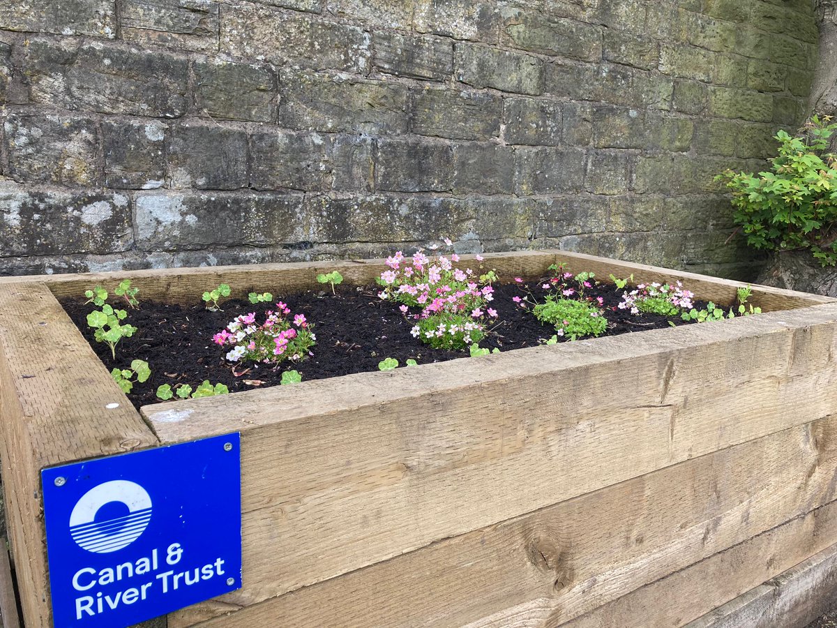 Great start to #VolunteersWeek with the Lock 50 Gardening Group in #Rochdale. As a thank you for all their support, we treated the team to cake &amp; biscuits 😊

Huge THANK YOU to all our fantastic volunteers 👏

#VolunteerByWater
#ShoutAboutVolunteering 
#volunteering