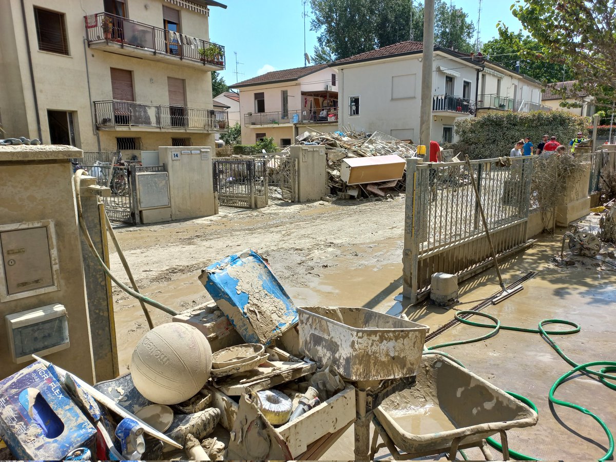 GuerriniEnrico's tweet photo. No time to give up!

https://t.co/5Hejb1IrNn

#Faenza #Romagna #alluvione #AlluvioneRomagna #Italy https://t.co/5yazgtftET