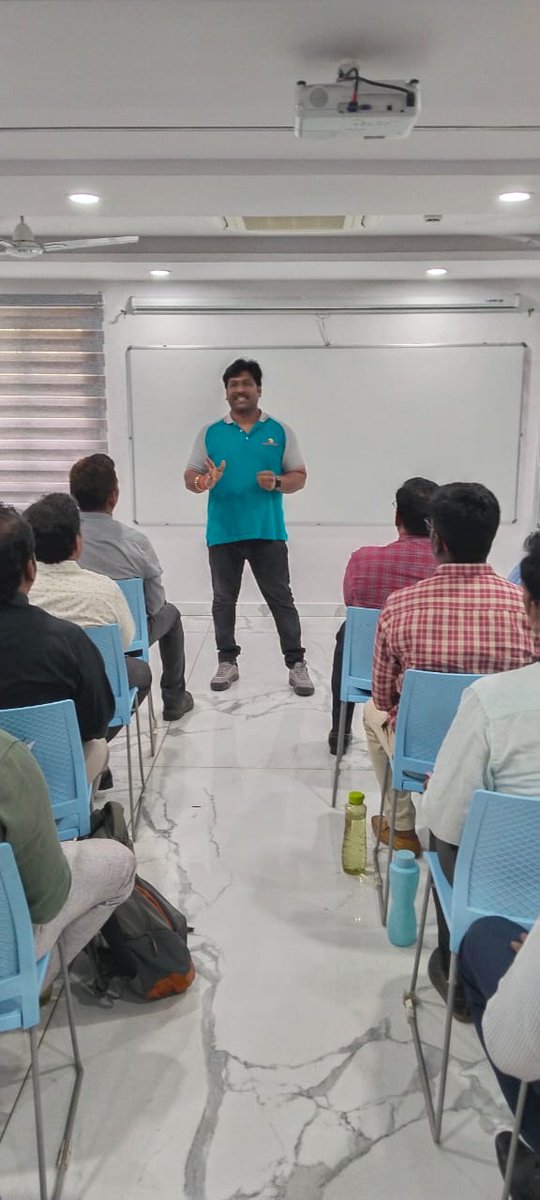 HoneyyGroup's tweet photo. Today's training is a valuable opportunity for our newcomers to thrive and excel in their roles. By participating in this comprehensive training program, they will gain the knowledge, skills.
#newemployee #employeeengagement #NewEmployeeTraining #honeyygroupemployee #FutureLeader https://t.co/LkrL0Sb2O8