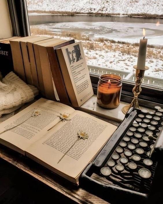 Si solo lees los libros que todos los demás están leyendo, sólo puedes pensar lo que todos los demás están pensando. 

Haruki Murakami. 

Tokio Blues