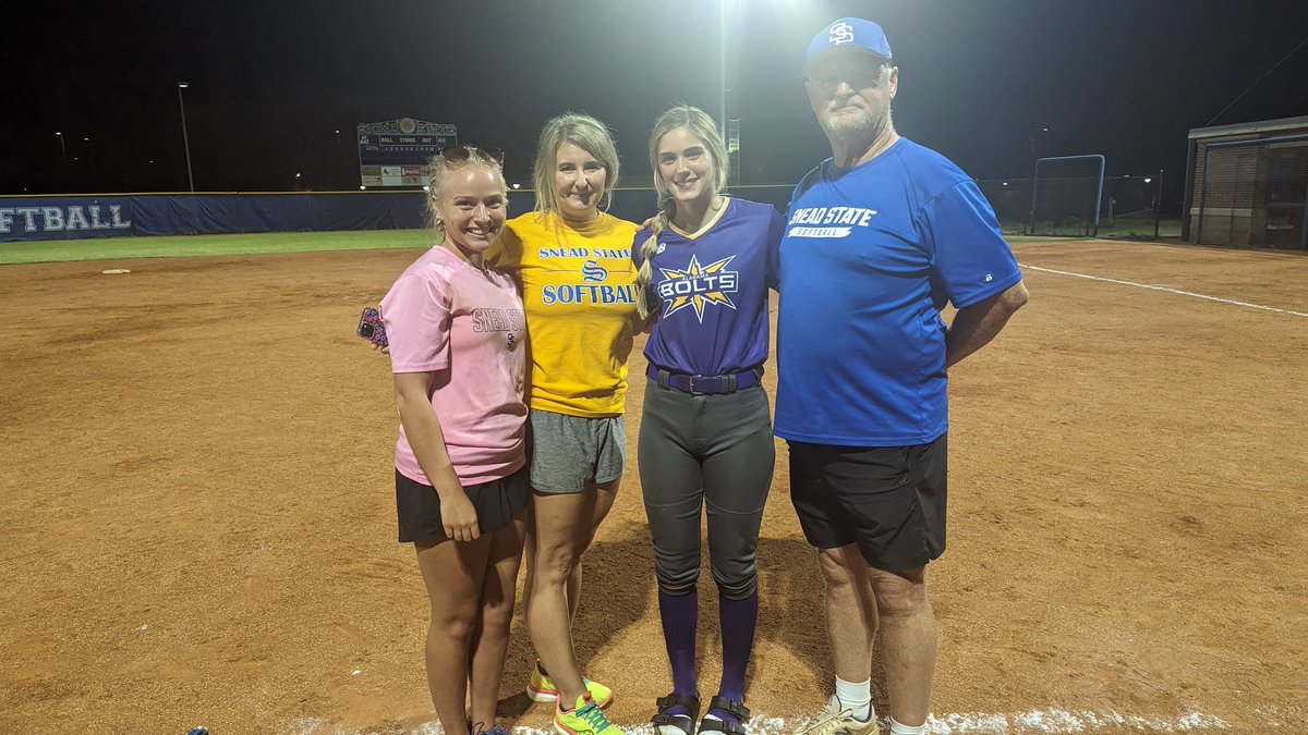 Keilei Pearson (@keileipearson) on Twitter photo Thank you to Coach Grindrod at Snead State for inviting me to workout. I had a great time, and it was really nice meeting you and your staff. What a great start to summer! <a href="/snead_softball/">Snead State Softball 2024-2025</a> <a href="/maruccisoftball/">Marucci Fastpitch</a> <a href="/NHIndiansFP/">New Hope Indians Softball</a> Thank you to Coach Grindrod at Snead State for inviting me to workout. I had a great time, and it was really nice meeting you and your staff. What a great start to summer! <a href="/snead_softball/">Snead State Softball 2024-2025</a> <a href="/maruccisoftball/">Marucci Fastpitch</a> <a href="/NHIndiansFP/">New Hope Indians Softball</a>