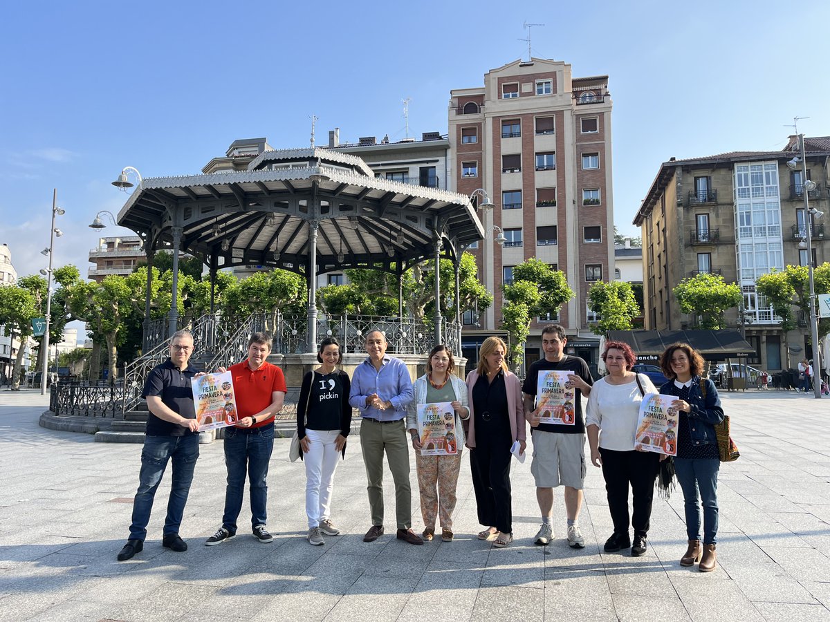 MasDUnoGipuzkoa's tweet photo. Comienza la temporada de Playas @Ayto_SS y @TurismoZarautz
Con Eduardo Yañez @MasDUnoGipuzkoa 01/06/2023 https://t.co/DYEXFE3qiI
#Gozoa @albaola
@asuncionklinika #Varices
#OnEgin
#TxurikoOstadar
@BorjaVilaseca
@bidaShop https://t.co/1EswQ6Ryu1