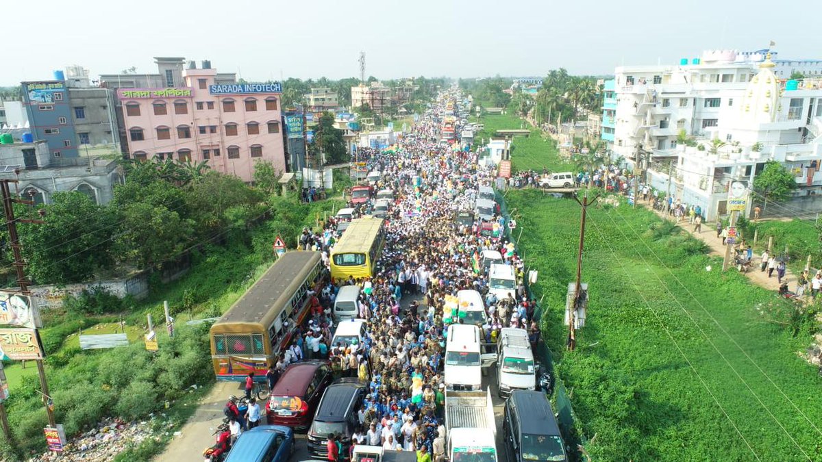 Shri @abhishekaitc has undertaken a 20 km Padyatra today, paying homage to Nandigram victims.

We haven't forgotten the darkness & inhumanity that engulfed Nandigram in 2007.

With the imminent Jono Jowar, Bengal will never again fall prey to tyranny. #NandigrameJonoJowar