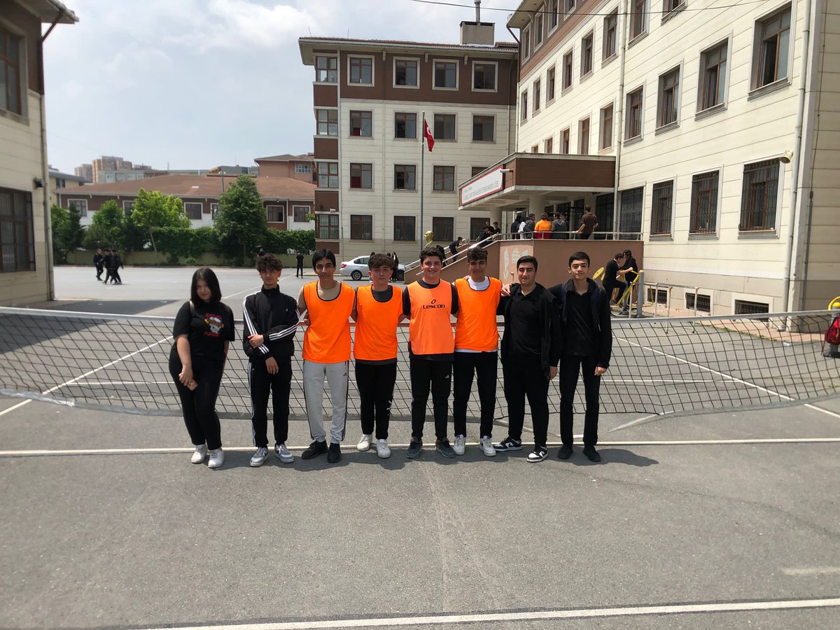 Okul Sınıflar Ayak Tenisi Turnuva Şampiyonu 11-A sınıfını tebrik ederiz 👏🏻👏🏻