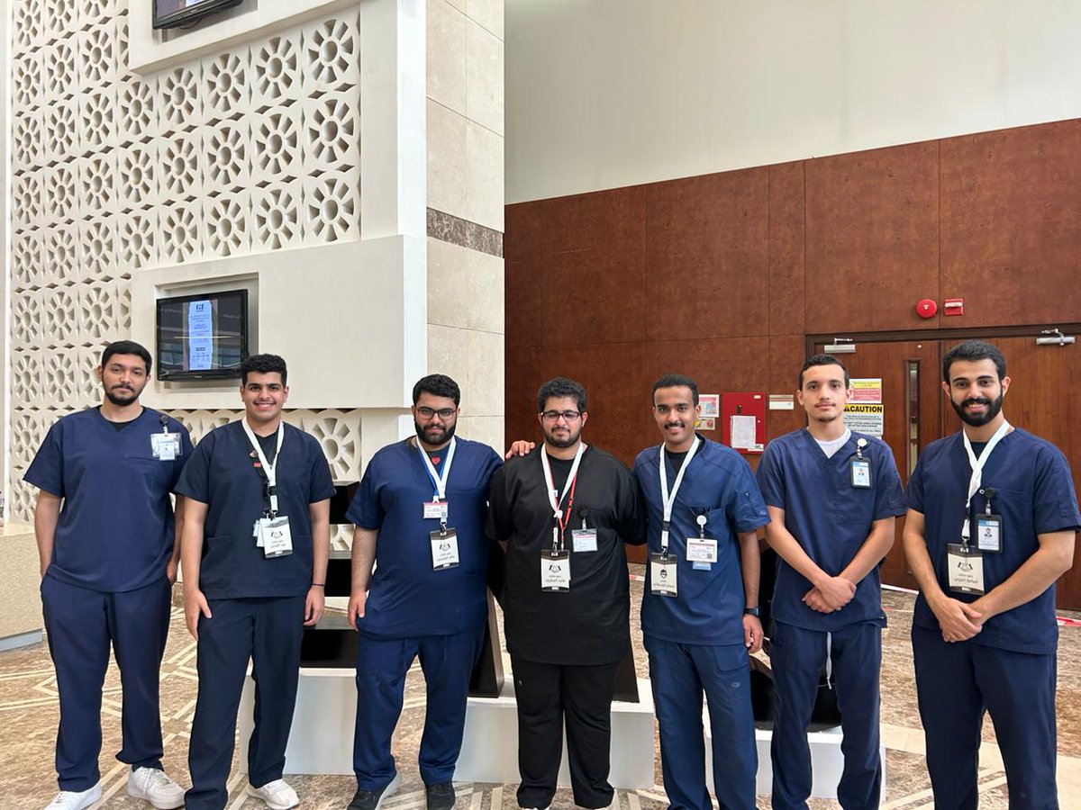 Garny_o's tweet photo. فعالية وتعاون بين كلية الامير سلطان @PSCEMS_KSU وجامعة الملك سعود بن عبدالعزيز للعلوم الصحية @KSAU_HS_CAMS بمناسبة #EMS_Week، ومن الصدف مقابلة خريجين من كلية الأمير سلطان بن عبدالعزيز للخدمات الطبية الطارئة، بشكل عام كانت فعالية جميلة وتعاوننا أجمل. https://t.co/920G1AQNMy