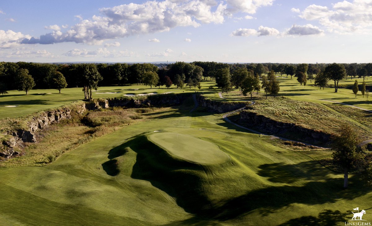 How about a throwback on this Thursday to the Country Club of Buffalo, this course was renovated by our Aspen crew and Jim Nagle with Forse Design provided in-the-field details to Aspen’s shaper.
Photo by <a href="/linksgems/">LinksGems</a>
