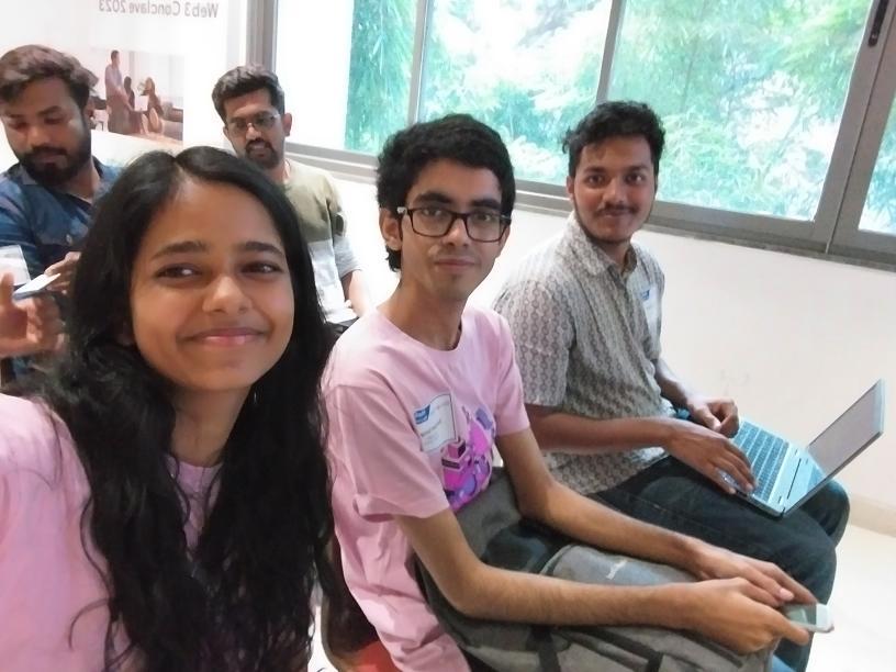 KlausCodes's tweet photo. Heyya !,
attending #googlecloudweb3conclave right now with @pritisinghhhh and @praneethdevaki https://t.co/mbTUSZbHzT
