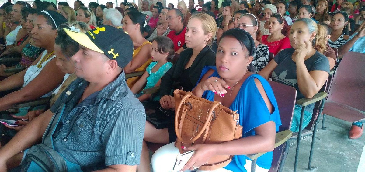 epjdluz's tweet photo. Acto Municipal de Graduación de docentes que alcanzan la categoría de Especialista y Especialista Principal en nuestro municipio. 
#Contramaestre #MejorEsPosible  #CubaEduca #CubaMined #MejorEsPosibleStgo
@LeticiaCalvoD
@FundichelyRosa
@dpestgo
@DraMaricelDME
@EsterisFrancis https://t.co/njEHLhQMVO