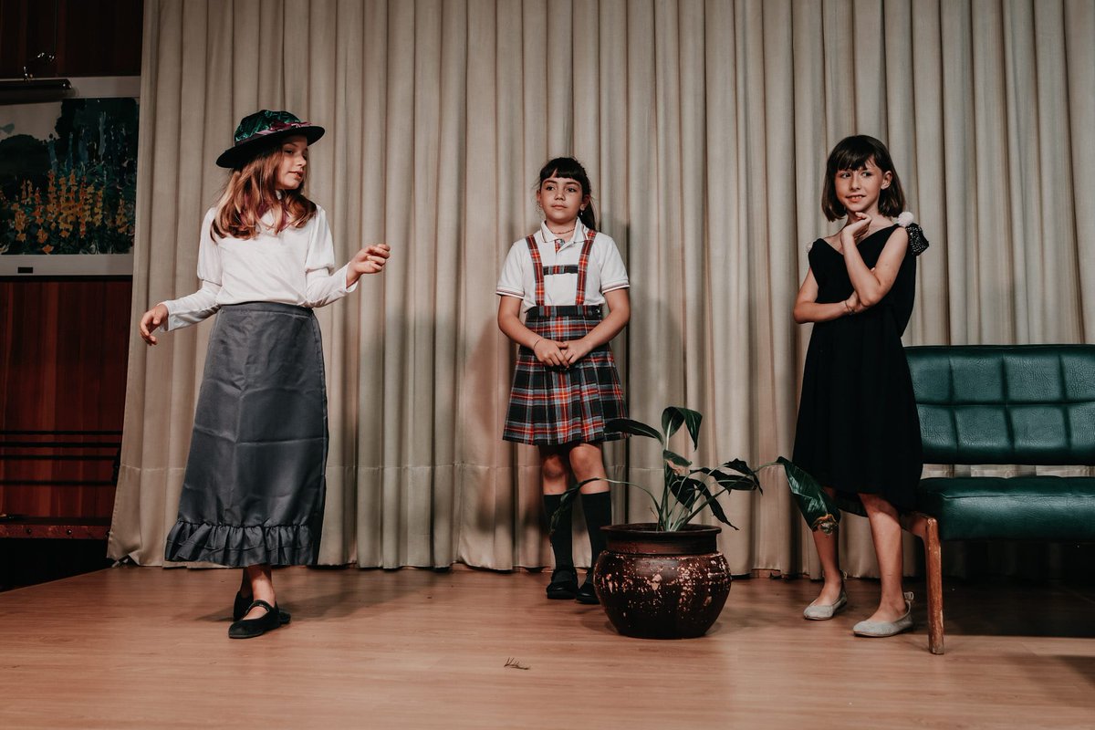 El martes, en las #XXIXJornadasdeTeatro, el grupo de 3° y 4° de primaria nos deleitó con "Herodoto, qué amigo fantástico" <a href="/AlbatrosTeatro/">Teatro Albatros</a> ¡Enhorabuena por la representación! #enCompañíaVigo <a href="/cmariaeducacion/">cmariaeducacion</a> Fotos: Diego de Coo Diz