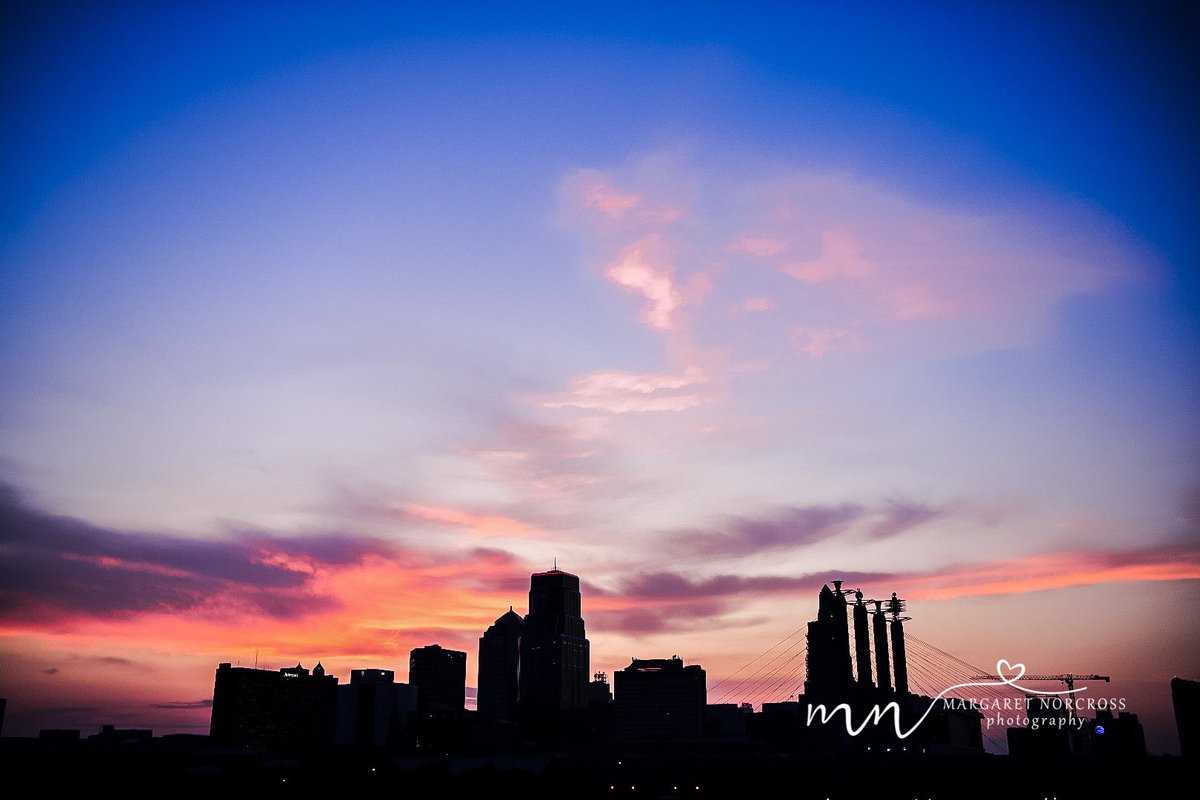 Capturing the sunrise over KC #kansascity #howwedokc #visitkc #sunrise