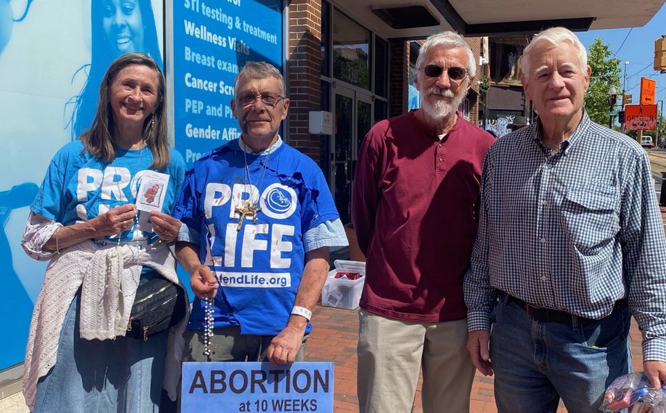 BREAKING: Pro-Life Men Who Were Brutally Beaten Return to Planned Parenthood to Save Babies From Abortion buff.ly/3C4l80m