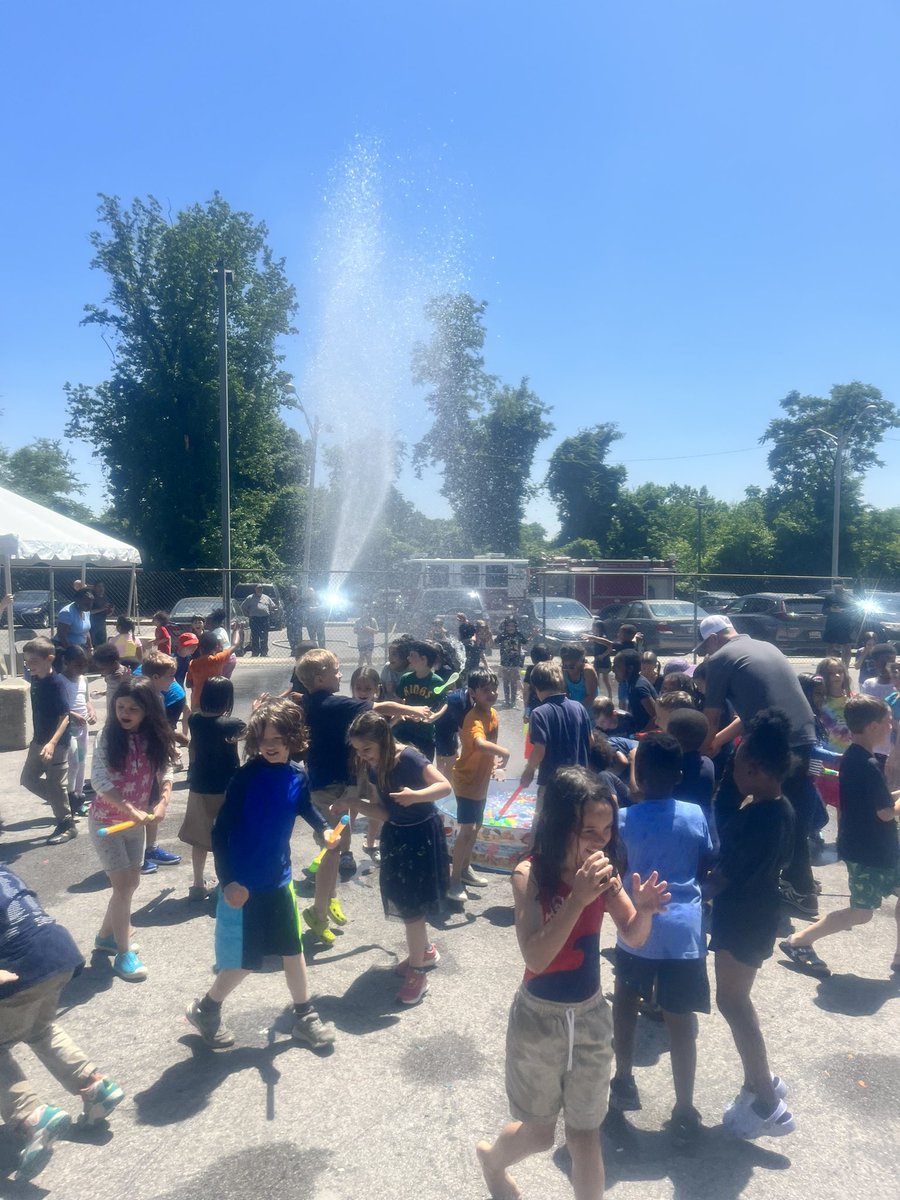 imashleys's tweet photo. Thank you @BaltimoreFire for visiting @RPEMS233 for First Grade Water Day! The kids (and adults) were absolutely overjoyed ❤️ @BaltCitySchools https://t.co/ED6Pbsv4C6