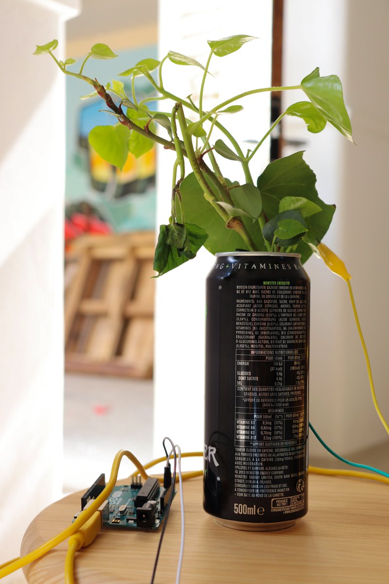 Retour en image : workshop étudiant fabriquer la recherche. Sur 4 jours les étudiants on dû créer un objet artistique récupérant au moins une donnée numérique.

Au total 6 projets qui pour la plupart utilise le couple Arduino / Touch Designer pour des résultats très intéressants.