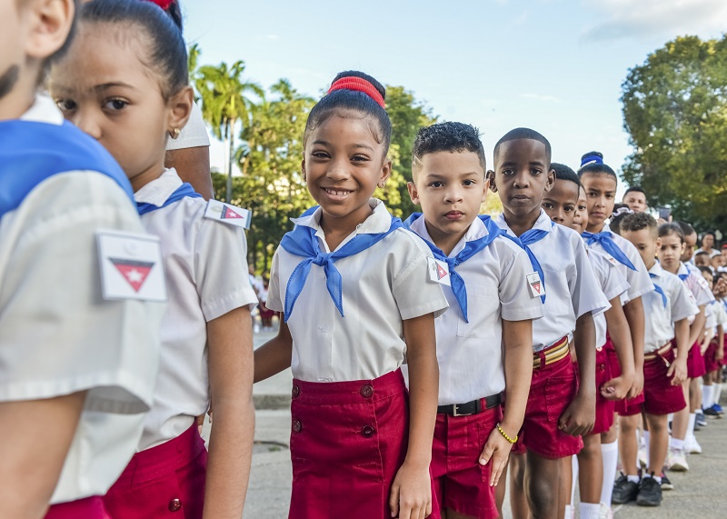 ¡Felicidades a los niños cubanos en el #DíaDeLaInfancia!

#CreciendoAlFuturo ❤️

📸 @JuventudRebelde