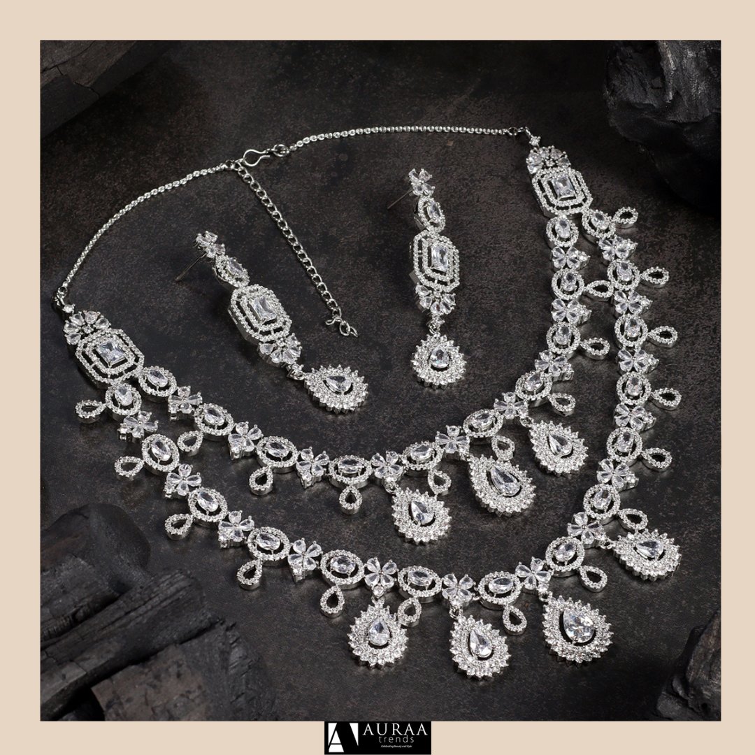 A Symphony of Shine: Rhodium and diamonds unite in exquisite necklaces crafted by Aurra Trends.
auraatrends.com/product/rhodiu…
.
#auraatrendsjewllery #auraatrends #rhodiumplatedjewelry #rhodiumjewellery #rhodium #rhodiumplated #rhodiumnecklace #diamondnecklace #necklace #fashionjewelry