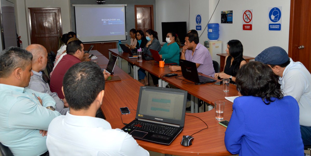 BDEcuadorBP's tweet photo. 📌Trabajo en territorio

✅El #BDE apoya al @GADJunin con financiamientos para obras de prevención de riesgo y jubilación, la #GerenteManabíBDE, se reúne con el alcalde @Jonas_Intriago y técnicos del municipio para brindar asesoría sobre los requisitos.

#TransformamosVidas https://t.co/17X0fOLMj8