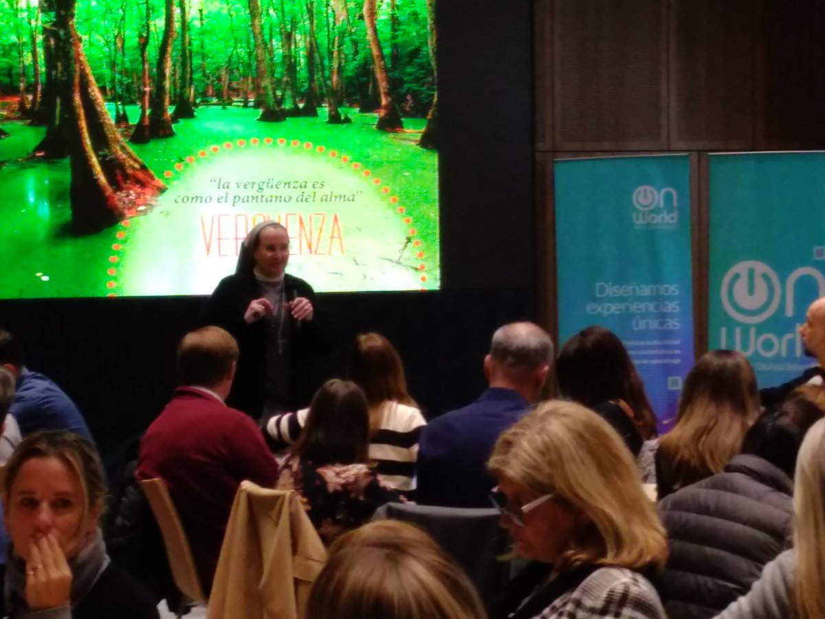 "Cuanto más entendamos que nuestra vulnerabilidad es nuestra mayor fortaleza, es cuando caminaremos erguidos" <a href="/montsedelpozo/">Montserrat Del Pozo</a> en nuestro Curso de Liderazgo Humanista junto a <a href="/MAngelesMelero/">Mª Angeles Melero</a>
<a href="/nazaretglobal/">Nazaret Global Ed</a> #InnovaciónEducativa