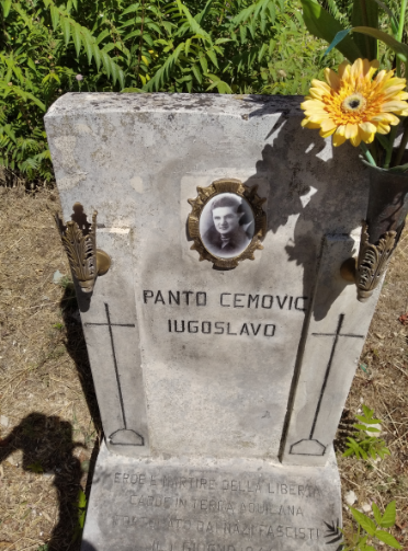 #FascistCrimes — Montenegro-born freedom fighter Panto Ćemović was murdered by the Nazis #Otd in 1944 in L'Aquila. The 20-year-old joined the Italian #partisans after escaping from an internment camp, but was captured. He was tortured & killed on June 1 in the city jail.
#1giugno
