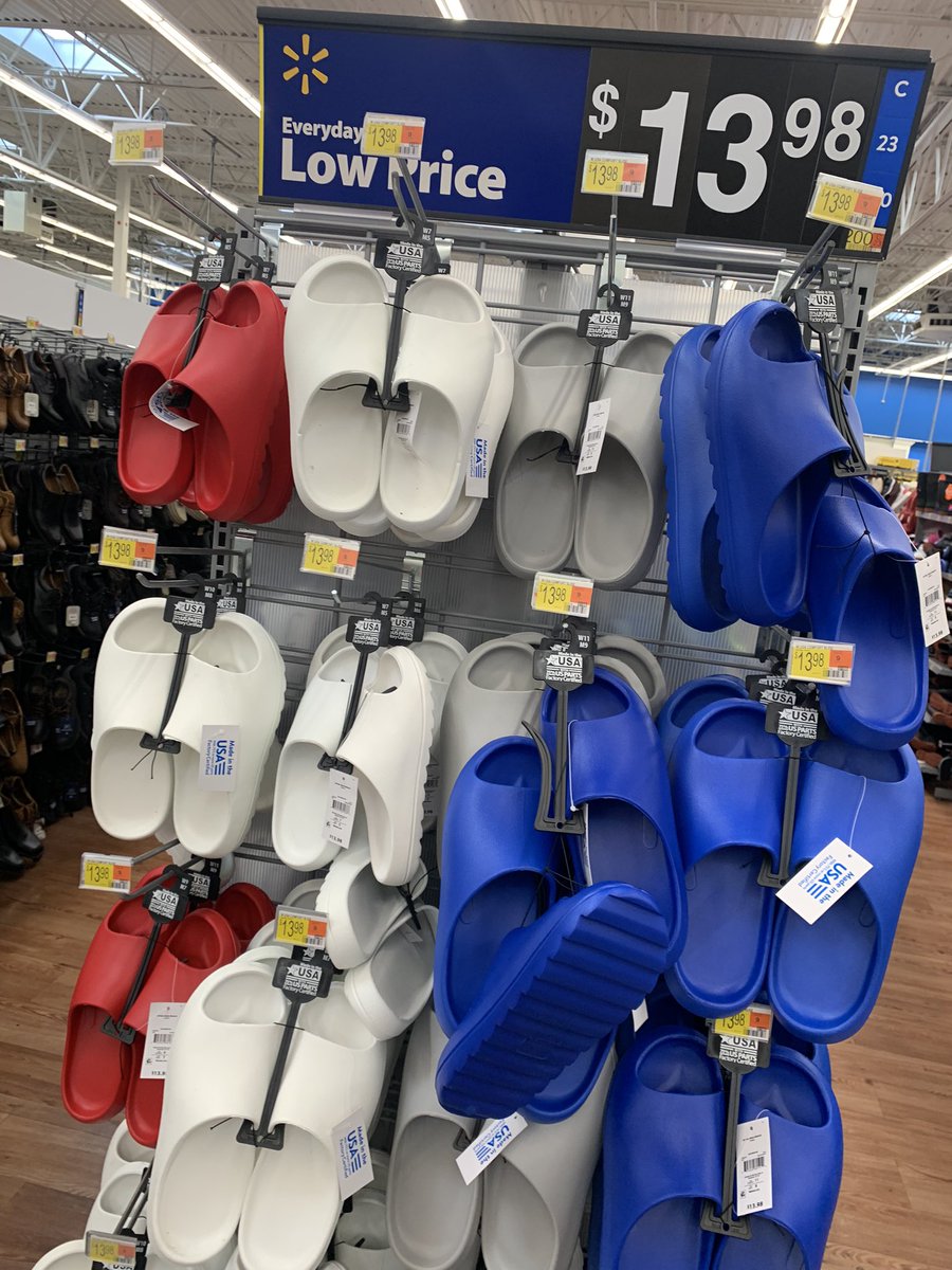 roloj20's tweet photo. Walmart got the Yeezy Slides if anyone missed out🤣🤣🤣@Roszko72 https://t.co/OSaXoiJW3a