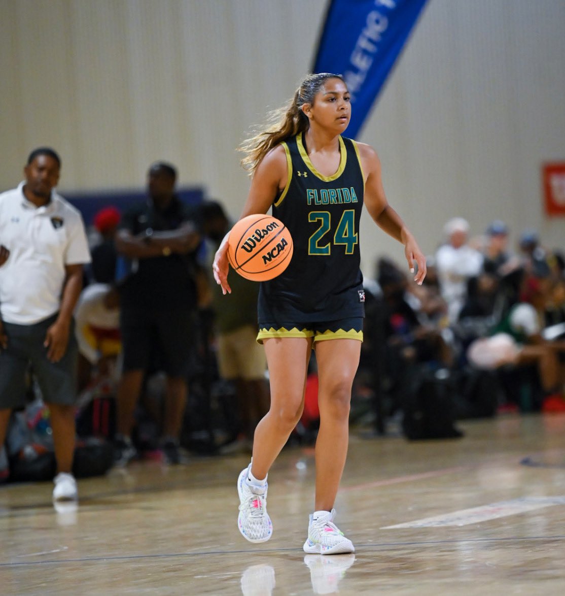 LEGENDARY ELITE TRAINING (@i_am_coache) on Twitter photo Karishma Ortiz 5’9 can play the 1-3, High IQ, (sniper), 3 level scorer, defends well, passionate about exceeding expectations. #uncommitted Dm for film <a href="/FGBvsEveryone/">@FGBvsEveryone</a> <a href="/Karishma530/">Karishma_Ortiz</a> <a href="/VictoryElite/">Victory Elite Training - Coach Victor Ortiz</a> Karishma Ortiz 5’9 can play the 1-3, High IQ, (sniper), 3 level scorer, defends well, passionate about exceeding expectations. #uncommitted Dm for film <a href="/FGBvsEveryone/">@FGBvsEveryone</a> <a href="/Karishma530/">Karishma_Ortiz</a> <a href="/VictoryElite/">Victory Elite Training - Coach Victor Ortiz</a>
