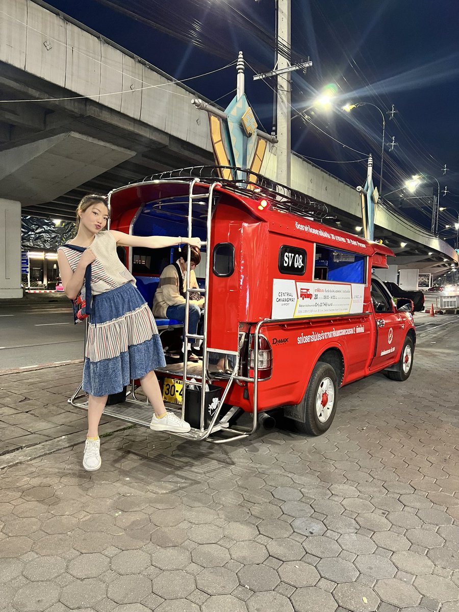 mee_poonyada's tweet photo. มาเชียงใหม่ต้องขึ้นรถแดง https://t.co/hEcBH2Fz3Q