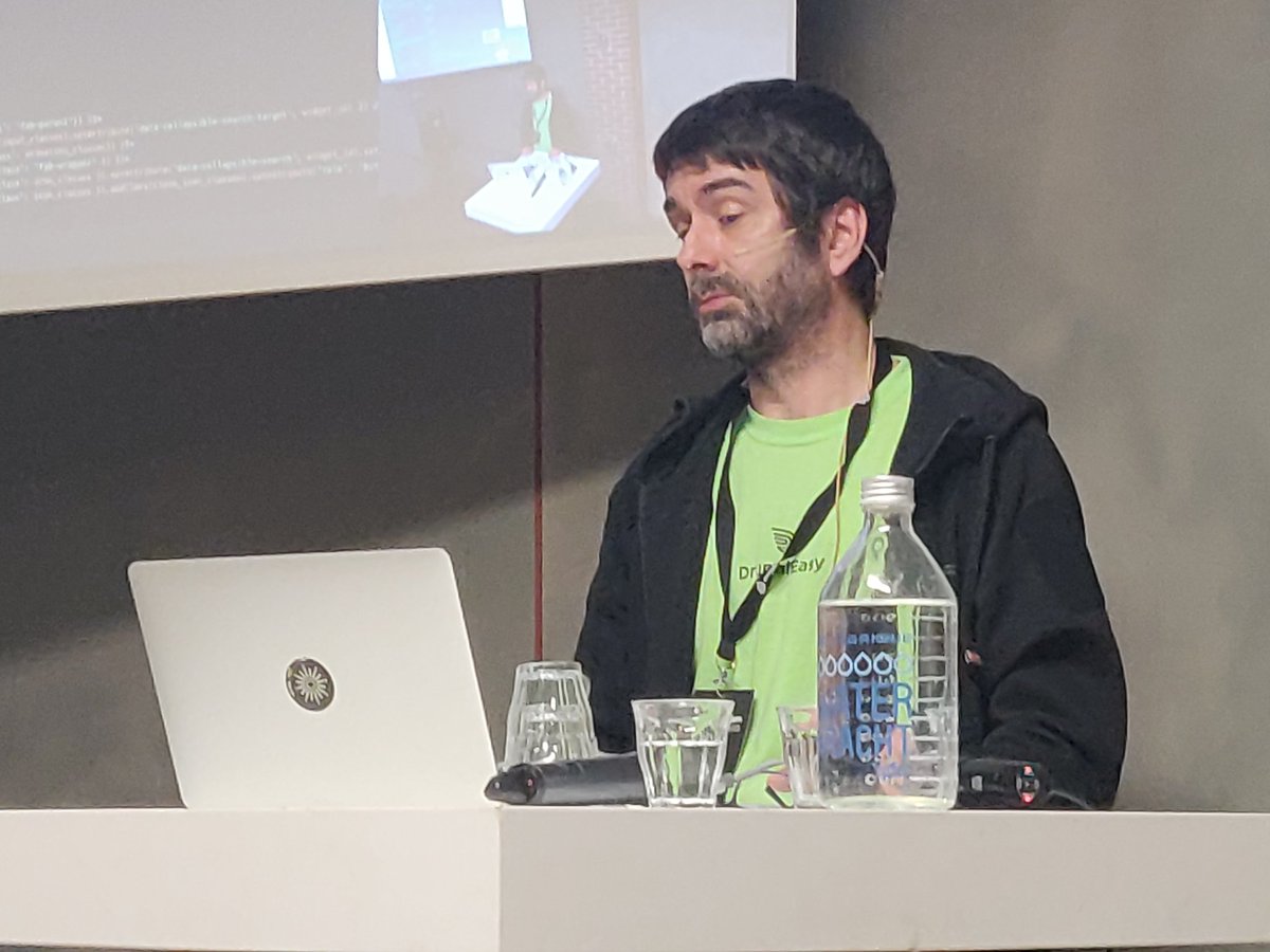 MacMladen's tweet image. Nenad Krstić in talk about the Tailwind and Drupal on #drupaljam