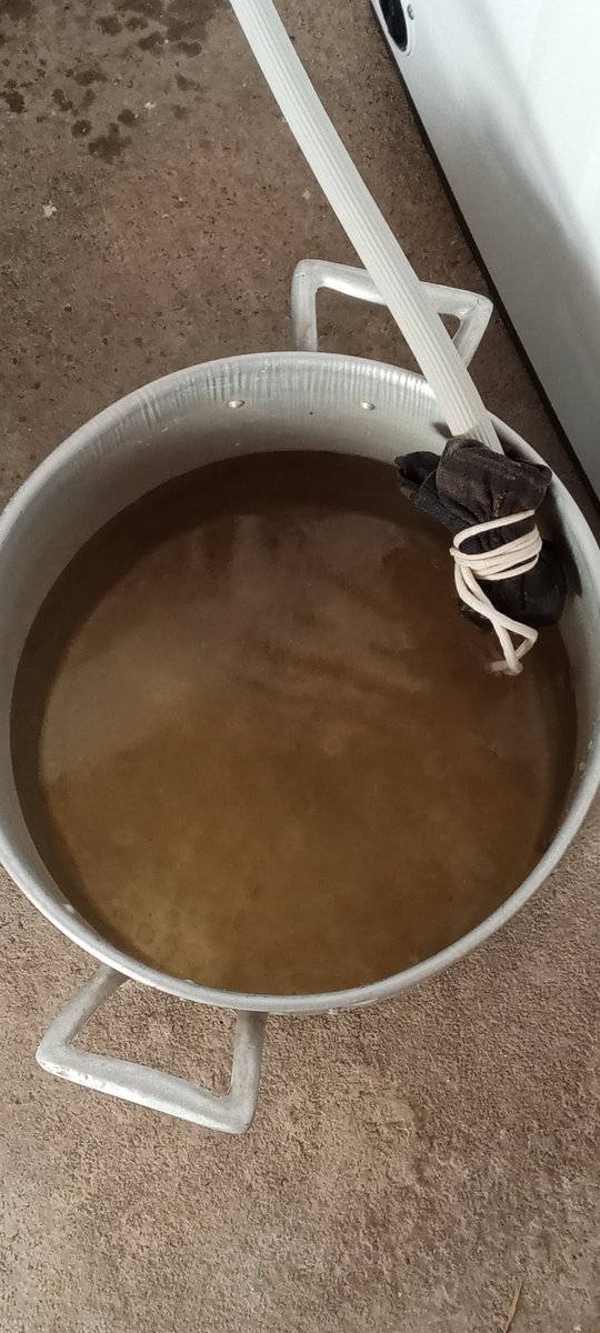 Noels22's tweet photo. @Hidrobolivar_ meses con escasez de agua en Terrazas del Atlántico, la supuesta "agua potable" cuando llega, lo hace con sedimentos y fuerte olor a cloaca, Urgente ¿Sres. Hasta cuándo? #caroni @amarcanopsuv #pzo @sinbozal @NicolasMaduro @VenAppSocial #terrazasdelatlanticopzo https://t.co/pfBXQQWXmO
