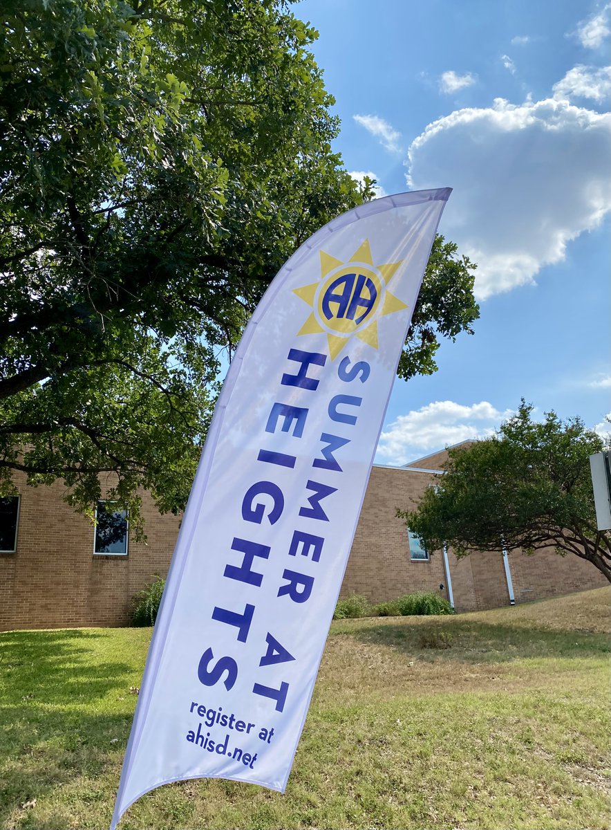SummeratHeights's tweet photo. We getting ready to welcome students for our 28th year of Summer at Heights!   We open June 5th. Come join us!  We have Sports, Dance, STEM, Robotics, Spanish, and much more!  #SAH https://t.co/L4uovcQeJT