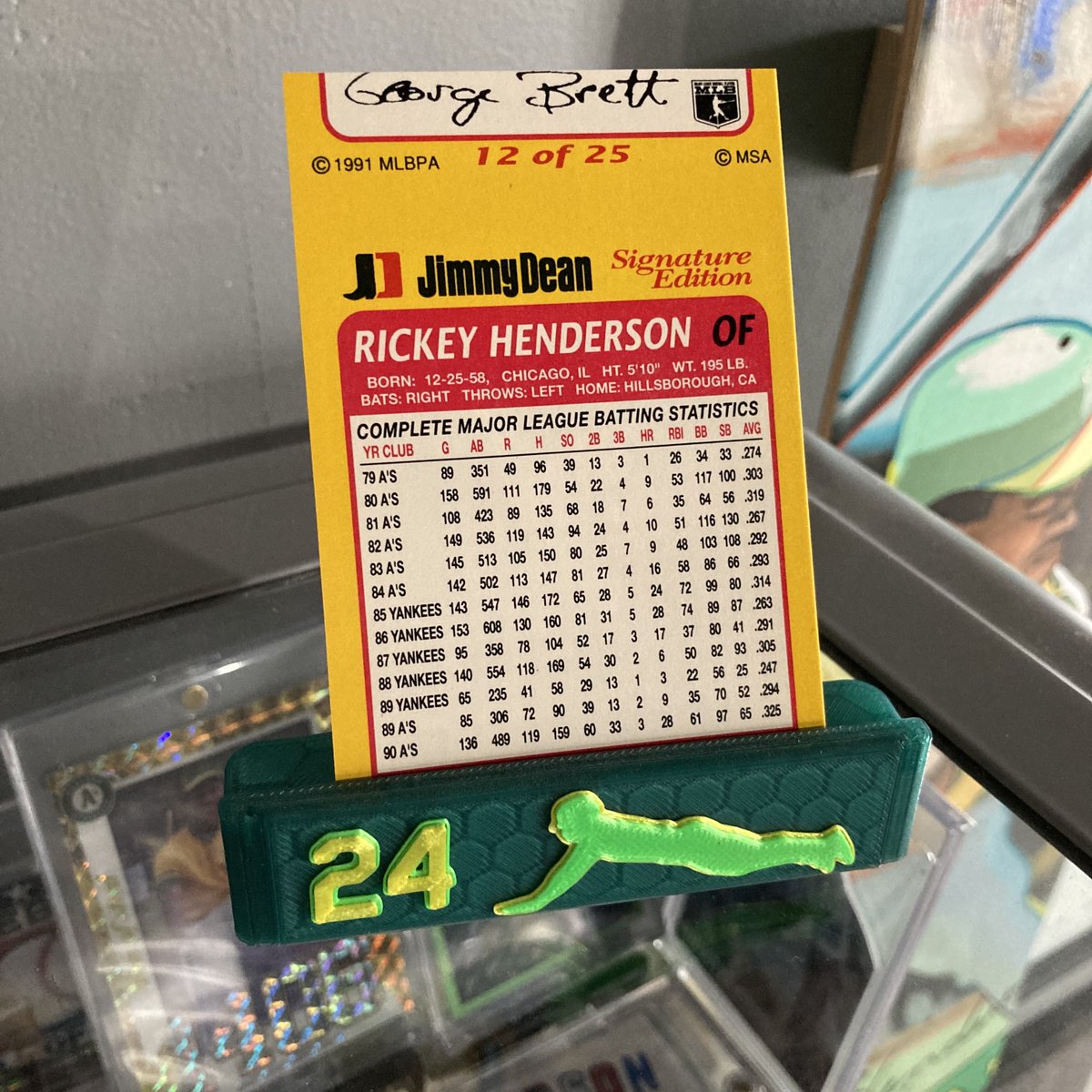 Todays Rickey Henderson PC swag is a fun #TBT to this miscut 1991 @JimmyDean “Signature Edition” card with George Brett. Living in KC, this one has all the nostalgic feels and makes me hungry for breakfast…@CardPurchaser 🔥💚👀🐐⚾️🏃🏿💨🧤#rickeyhenderson #thehobby