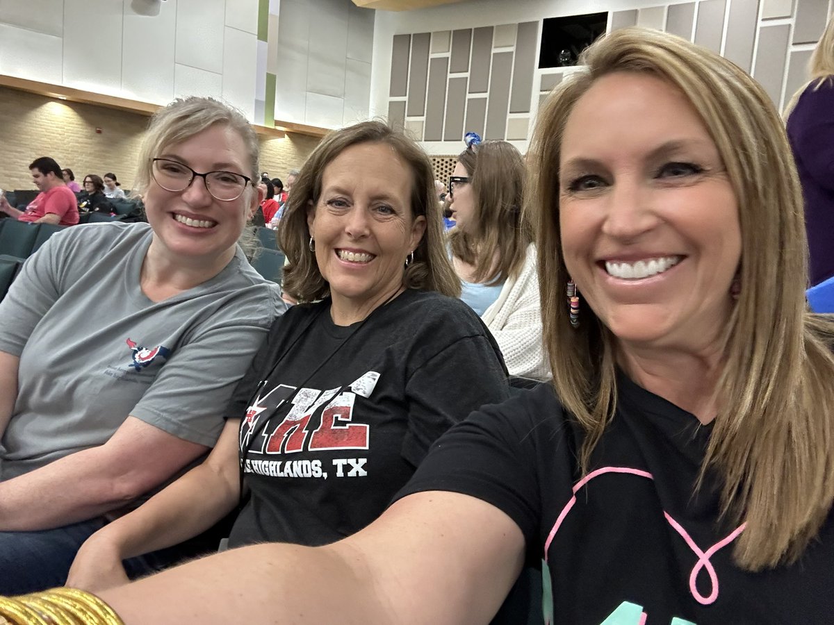 MHE in the house! So excited to get our GROW on! #mhepe #growrisd2023 #levelupMHE #summerPD @MossHavenPTA @PLinRISD @RichardsonISD