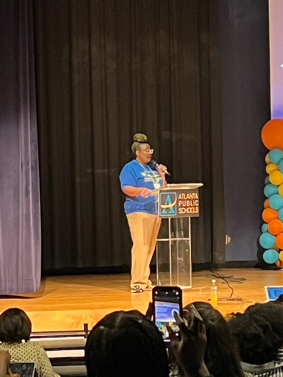 APSIDDRWilliams's tweet photo. @APSIDDJWilliams &amp; @APSIDDhill are wonderfully engaging our guests! #ICsandPLLsUnited @APS_IDD @APSIDDJSFaison @ahrosser https://t.co/MMPsESvMp7