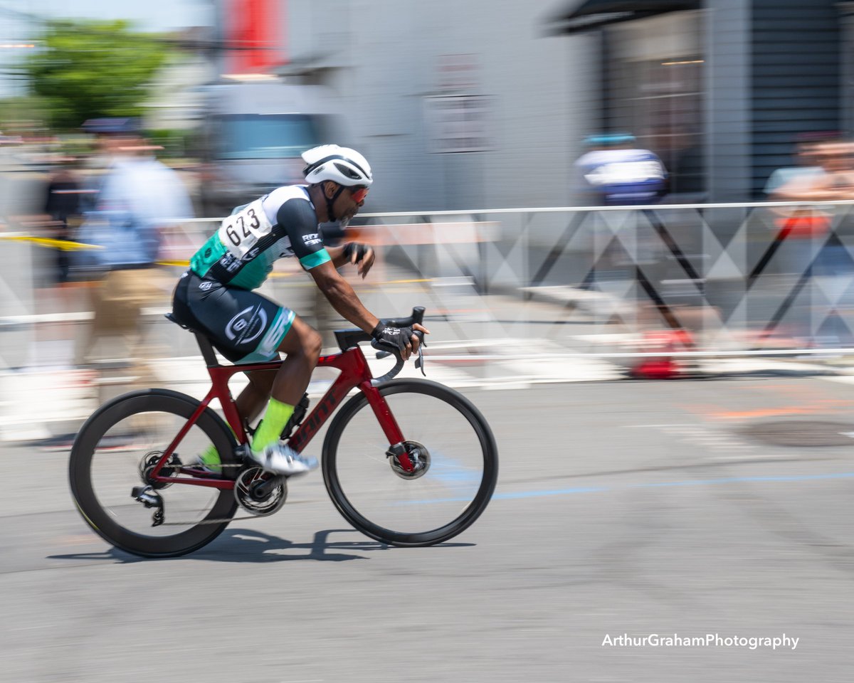 ArthurHGraham's tweet image. Happy Thursday! "Cyclists in Motion" #tourofsomerville #tourofsomerville2023 #arthurgrahamphotography #njcycling #somervillenj #roadbikeracing #roadbikelife #roadcyclist