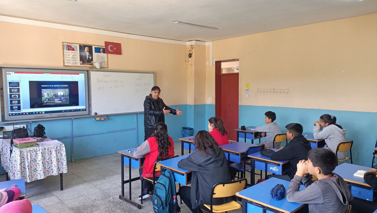Okul tanıtımında bugünkü duraklarımız <a href="/CihangirIlk/">Şehit Cihangir Can İlk/Ortaokulu</a> <a href="/alanbogaz/">Gülnar Alanboğaz İlk-Ortaokulu</a> ve <a href="/KuskanO/">Kuskan İlkokulu ve Ortaokulu</a> oldu. Bizleri ilgiyle karşılayan okul idarecilerimize, öğretmen ve öğrencilerimize teşekkür ederiz. <a href="/MusaAyyldz23/">Musa Ayyıldız</a> <a href="/kutlutekinbas/">Kutlutekin BAŞ</a> <a href="/FatihBurgut/">Fatih BURĞUT</a> <a href="/h_kadim33/">Hüseyin KADİM</a> <a href="/GulnarMEM/">Gülnar İlçe Millî Eğitim Müdürlüğü</a> <a href="/AhmetMetinTURH1/">Ahmet Metin TURHAN</a> <a href="/ahmetelmas33/">Ahmet Elmas</a>