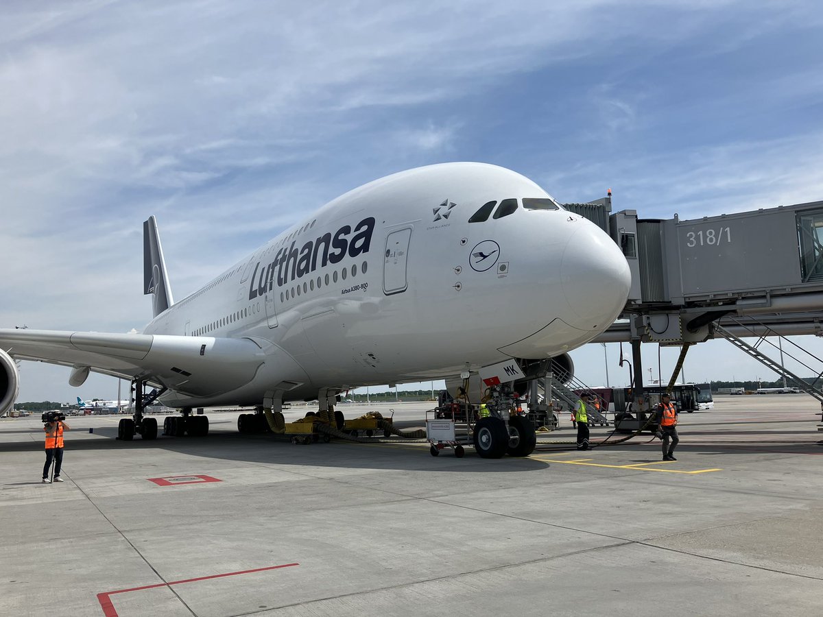 The time has come. After a three-year break and many months of reactivation, the largest passenger aircraft is once again ready for service. In a few minutes, the first A380 D-AIMK with flight number LH424 takes off for its maiden flight from @MUC_Airport to Boston.🇺🇸