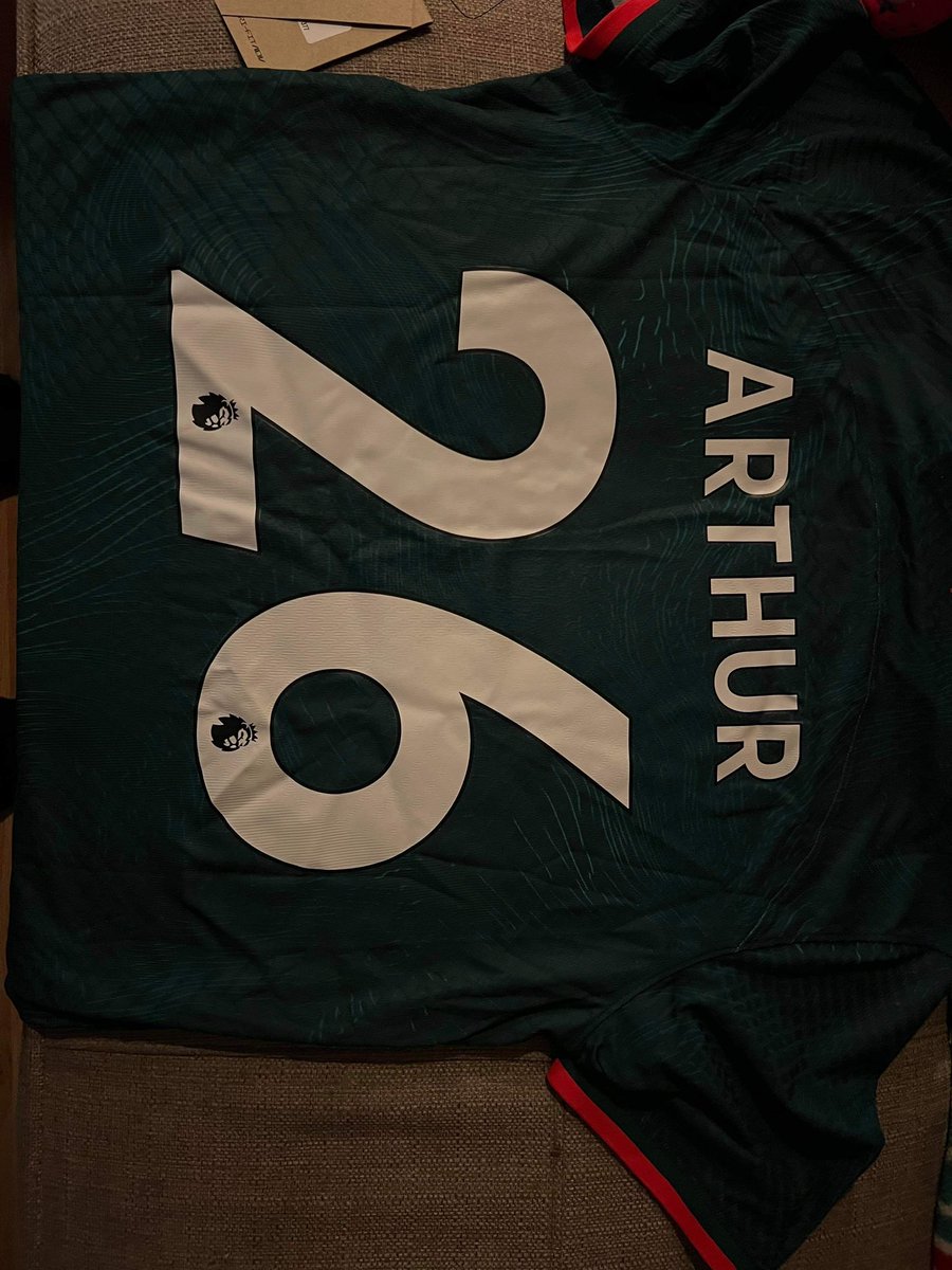 47_shirts's tweet photo. Anyone have any suggestions how I can save this? Possibly the worse loan deal in our club history😂 https://t.co/SXJ8kpKyCb