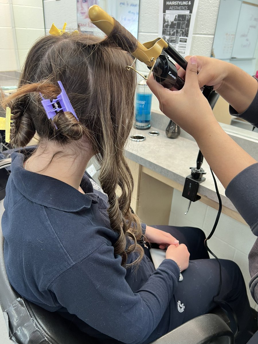 MsSousaCosmo's tweet photo. Practicing our skills in cosmo during Glam Days! Great content for our CPT porfolio’s! @loyolacss https://t.co/ojJCp5tPQi