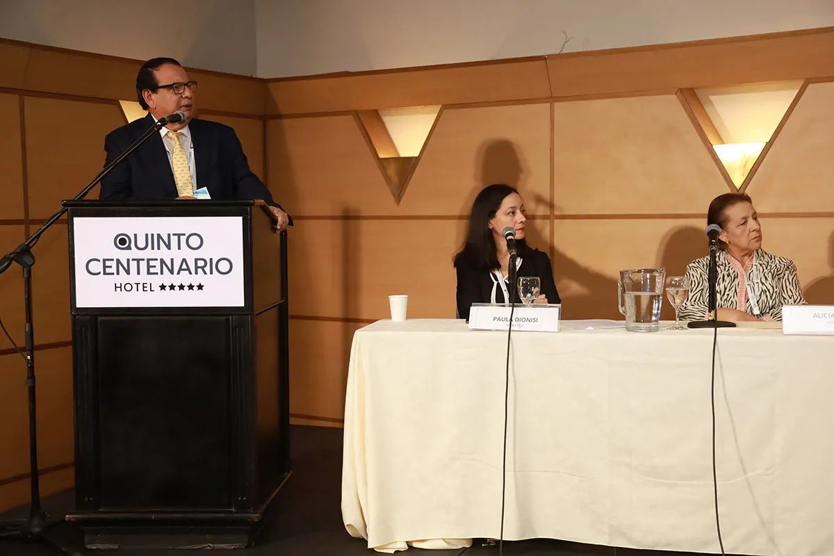 asocolnefmedios's tweet photo. Excelente participación del Doctor Gustavo Aroca, miembro y ex presidente ASOCOLNEF, en el XX congreso SLANH @SLANH_ Cordoba Argentina como conferencista. 

¡Felicitaciones! 👏🏻

#Asocolnef #nefrólogos https://t.co/PcWoL6Ny5L